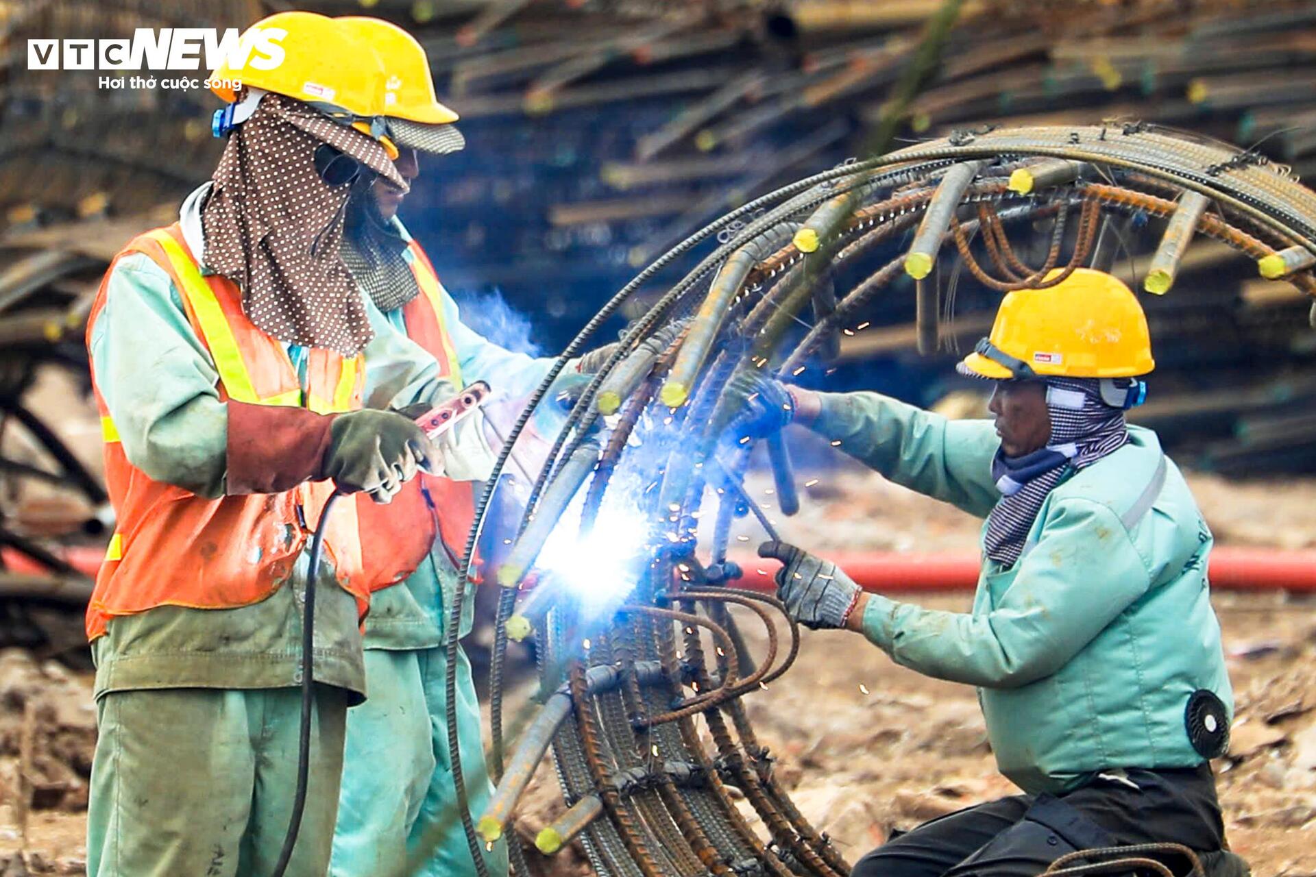 Bên trong đại công trường cầu Trần Hưng Đạo gần 16 nghìn tỷ đồng ở Hà Nội - Ảnh 8