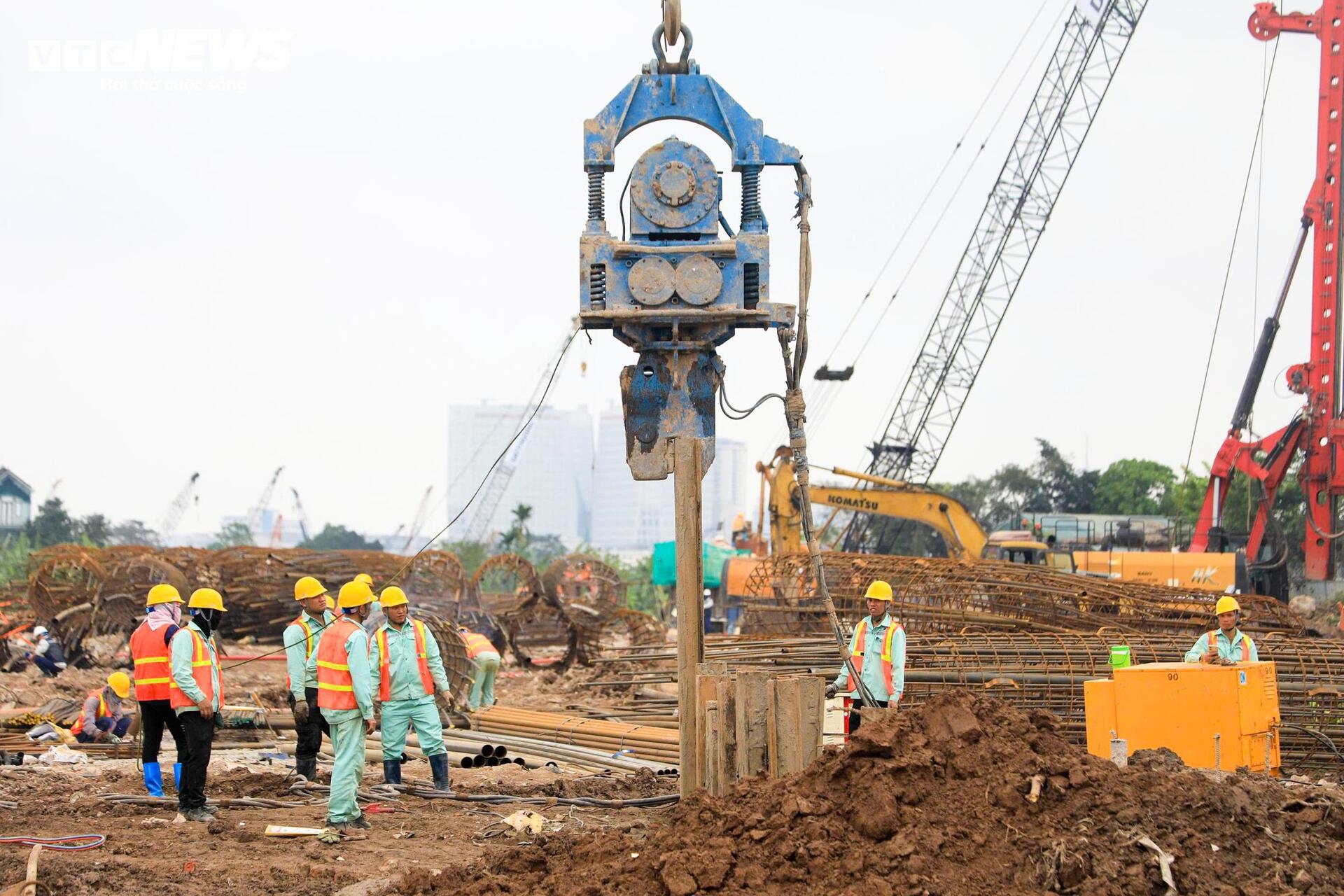Bên trong đại công trường cầu Trần Hưng Đạo gần 16 nghìn tỷ đồng ở Hà Nội - Ảnh 6