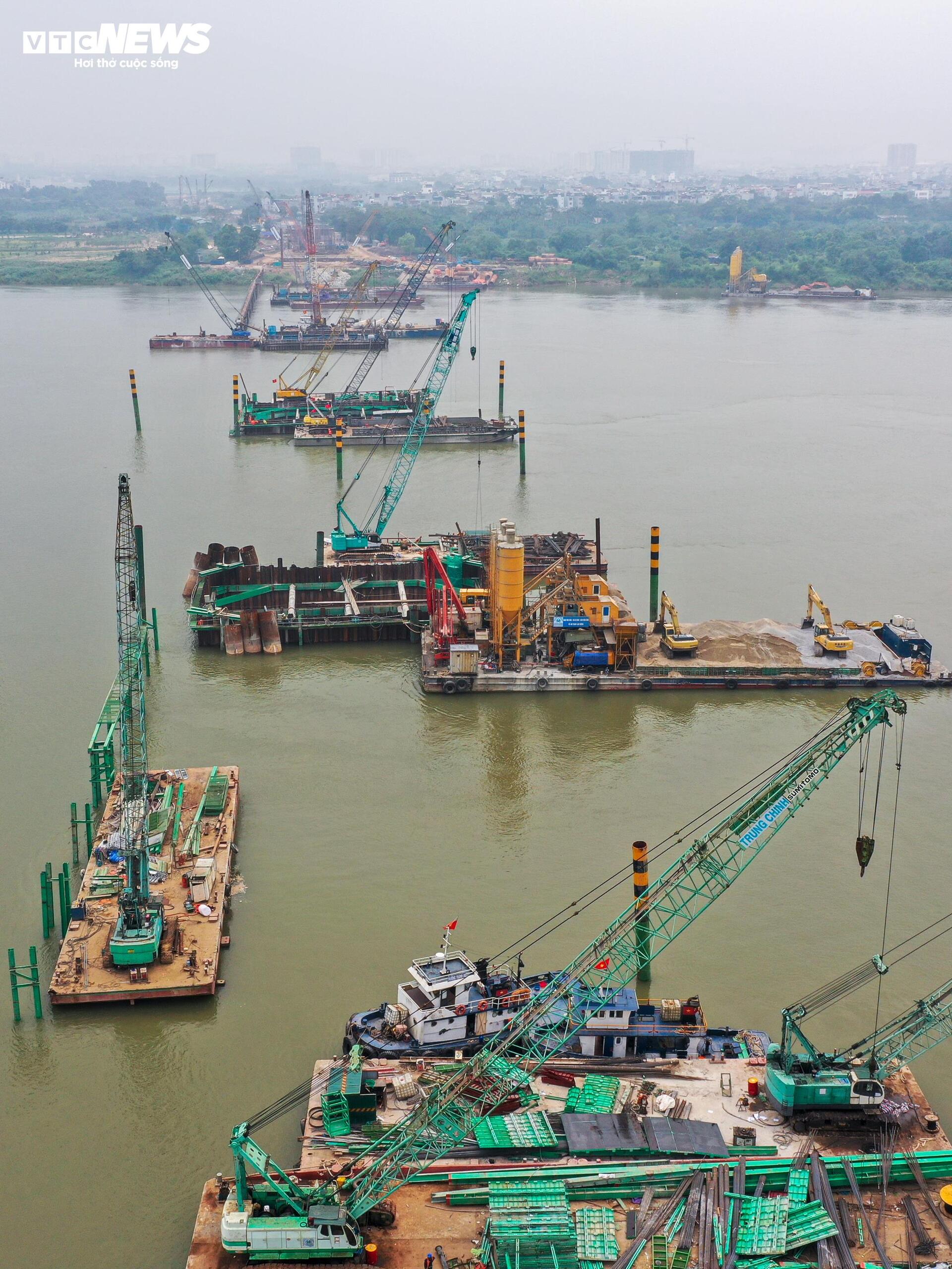 Cầu Trần Hưng Đạo vượt sông Hồng thi công xuyên ngày đêm, tăng tốc về đích 2027 - Ảnh 4