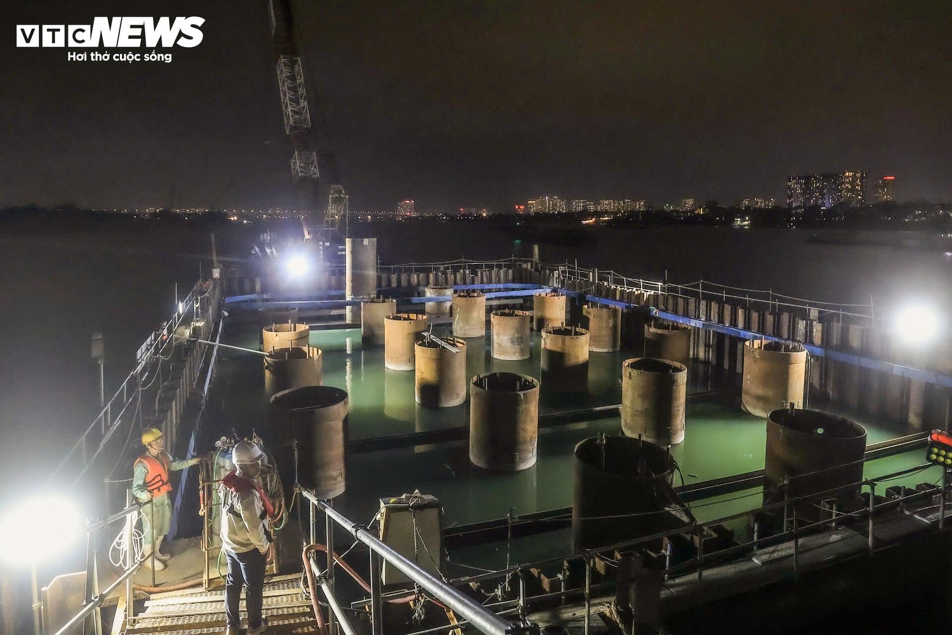 Cầu Trần Hưng Đạo vượt sông Hồng thi công xuyên ngày đêm, tăng tốc về đích 2027 - Ảnh 7