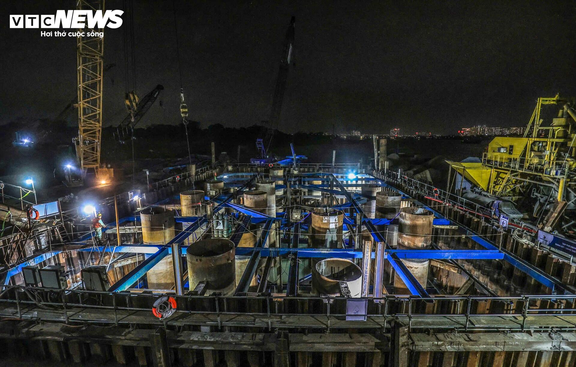 Cầu Trần Hưng Đạo vượt sông Hồng thi công xuyên ngày đêm, tăng tốc về đích 2027 - Ảnh 8