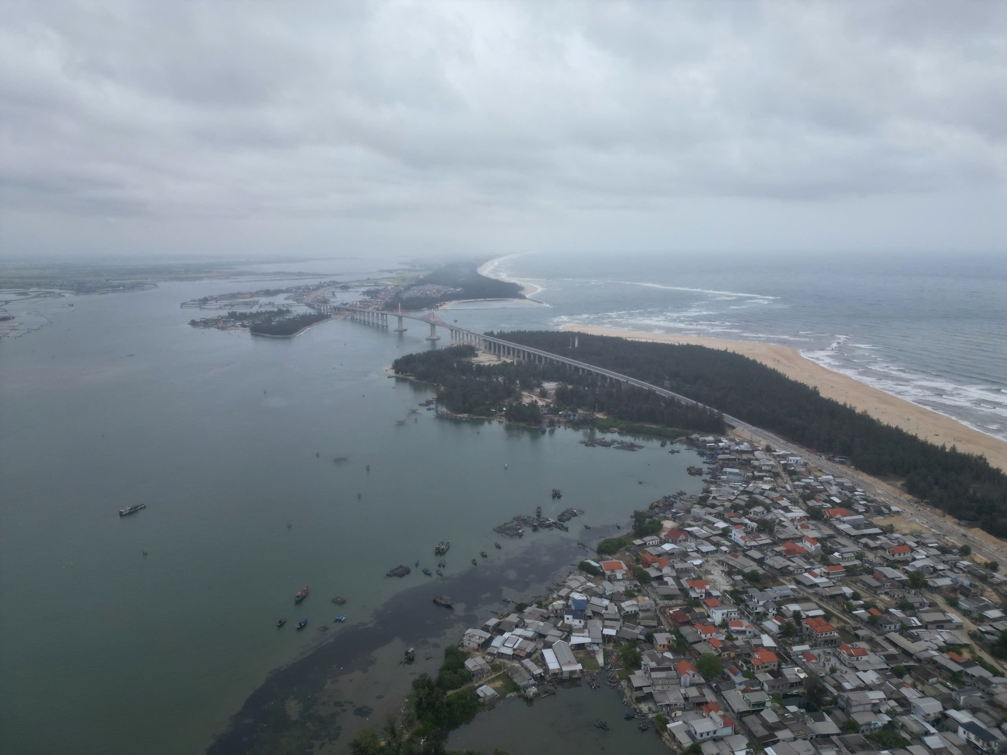 Thông xe cầu vượt cửa biển, Huế tiết lộ thêm dự án khiến người dân vui mừng - Ảnh 1