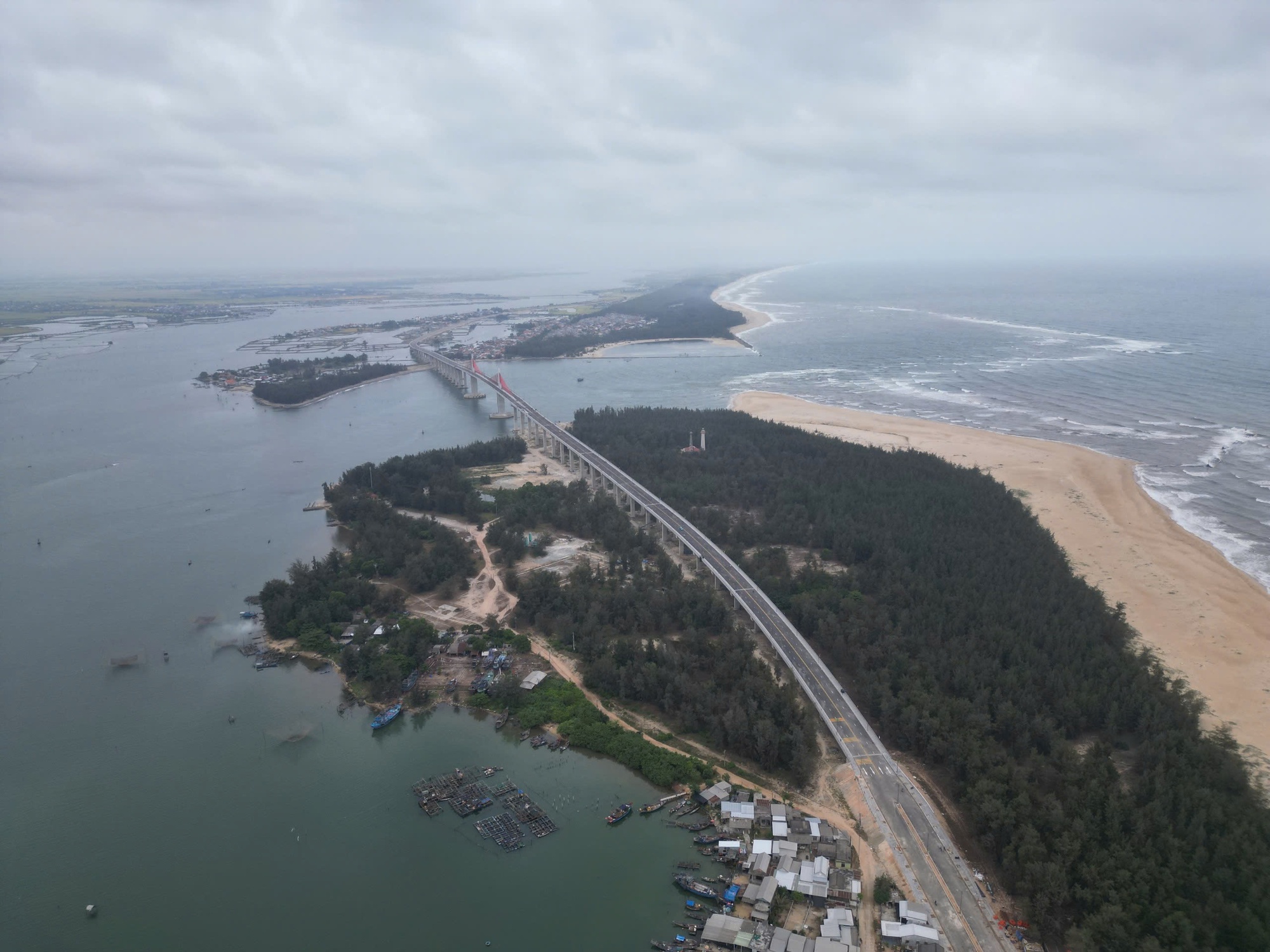 Thông xe cầu vượt cửa biển, Huế tiết lộ thêm dự án khiến người dân vui mừng - Ảnh 2