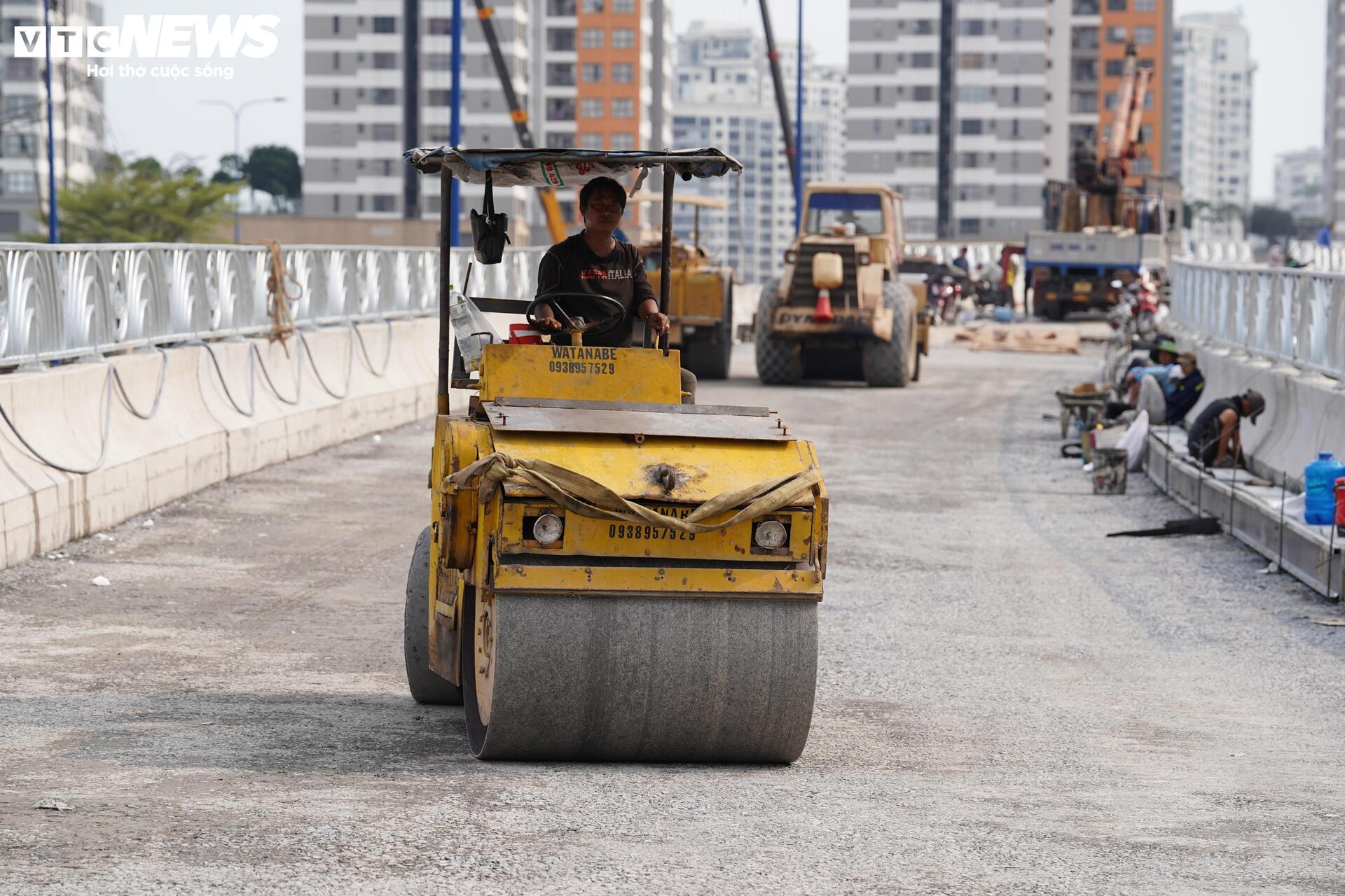 Cầu vượt nút giao 3.400 tỷ đồng ở TP.HCM tăng tốc về đích - Ảnh 4