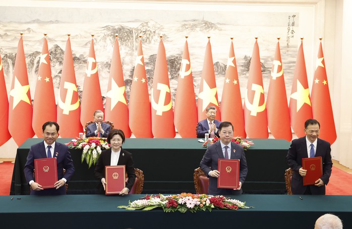 Thương mại Việt - Trung đặt mục tiêu 300 tỉ USD - Ảnh 1