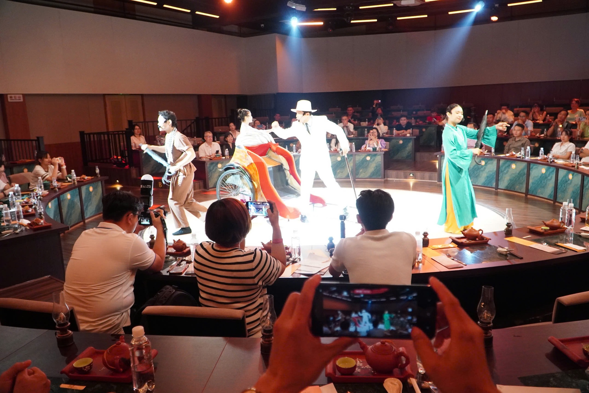 Khai phá "mỏ vàng" kinh tế cuối tuần - Ảnh 1