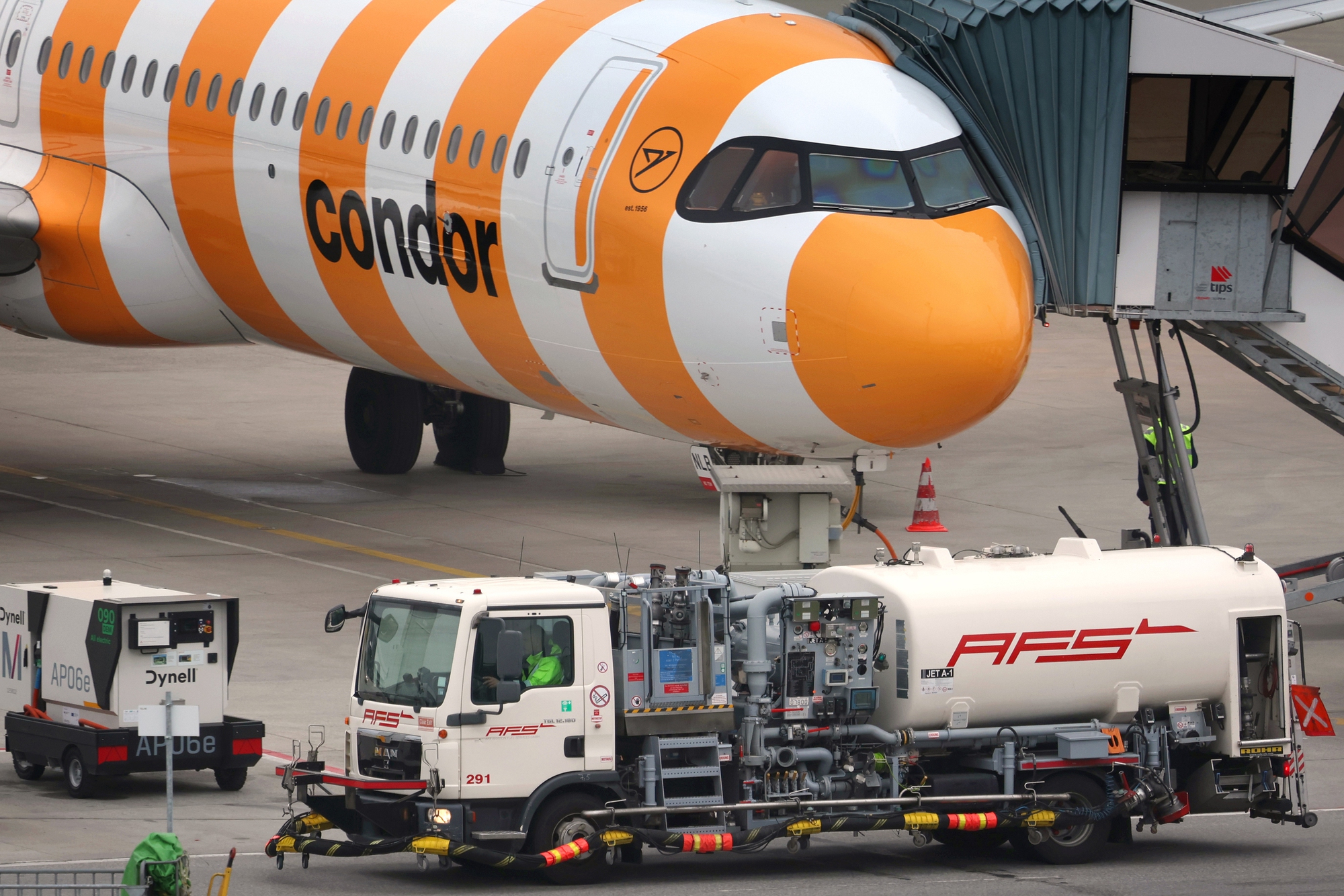 Nguy cơ thiếu nhiên liệu máy bay toàn cầu - Ảnh 1