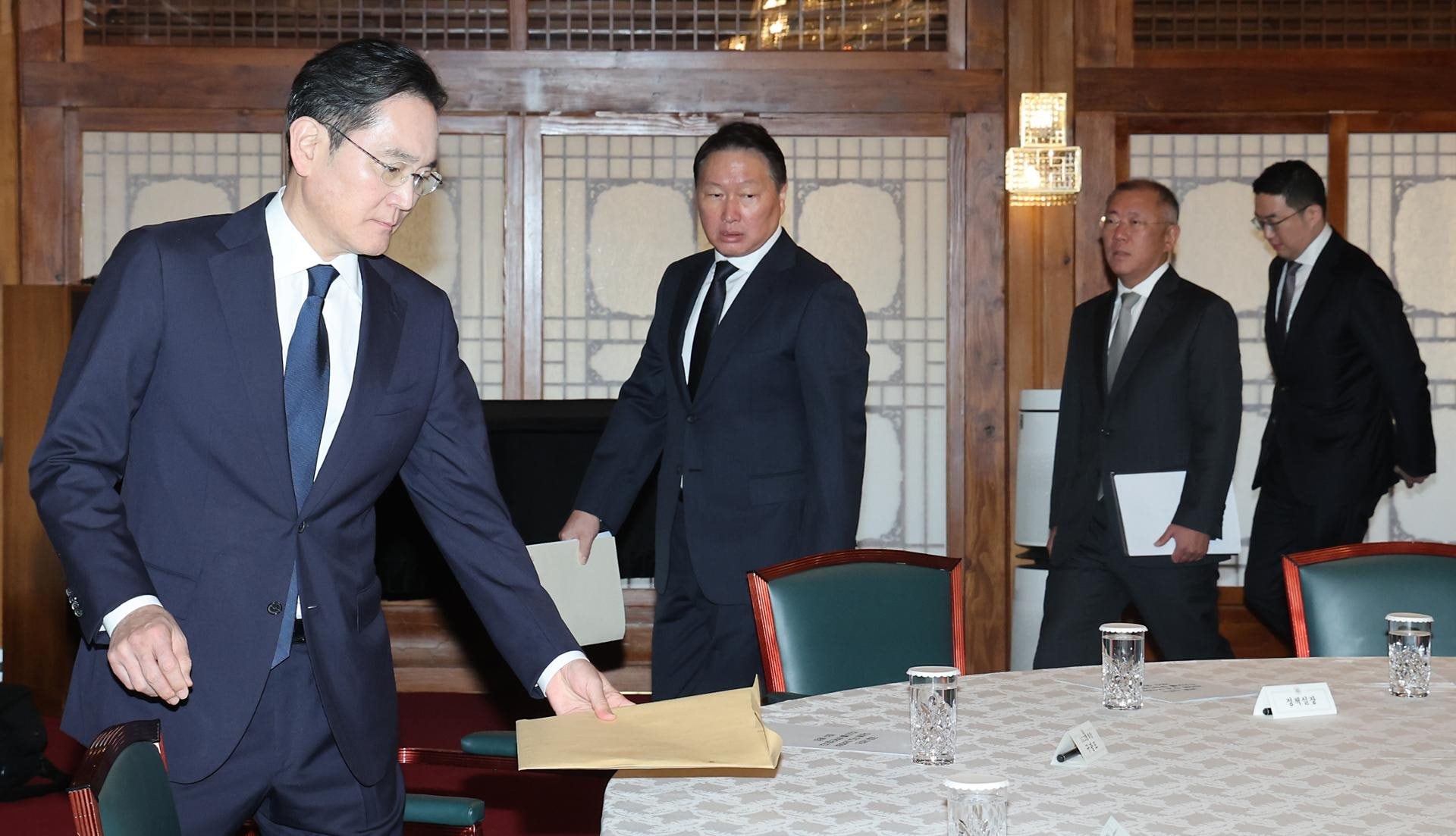 Nóng: Chủ tịch “tứ đại chaebol” nắm giữ nhiều tỷ USD của Hàn Quốc và lãnh đạo 200 DN sắp đến Việt Nam - Ảnh 2