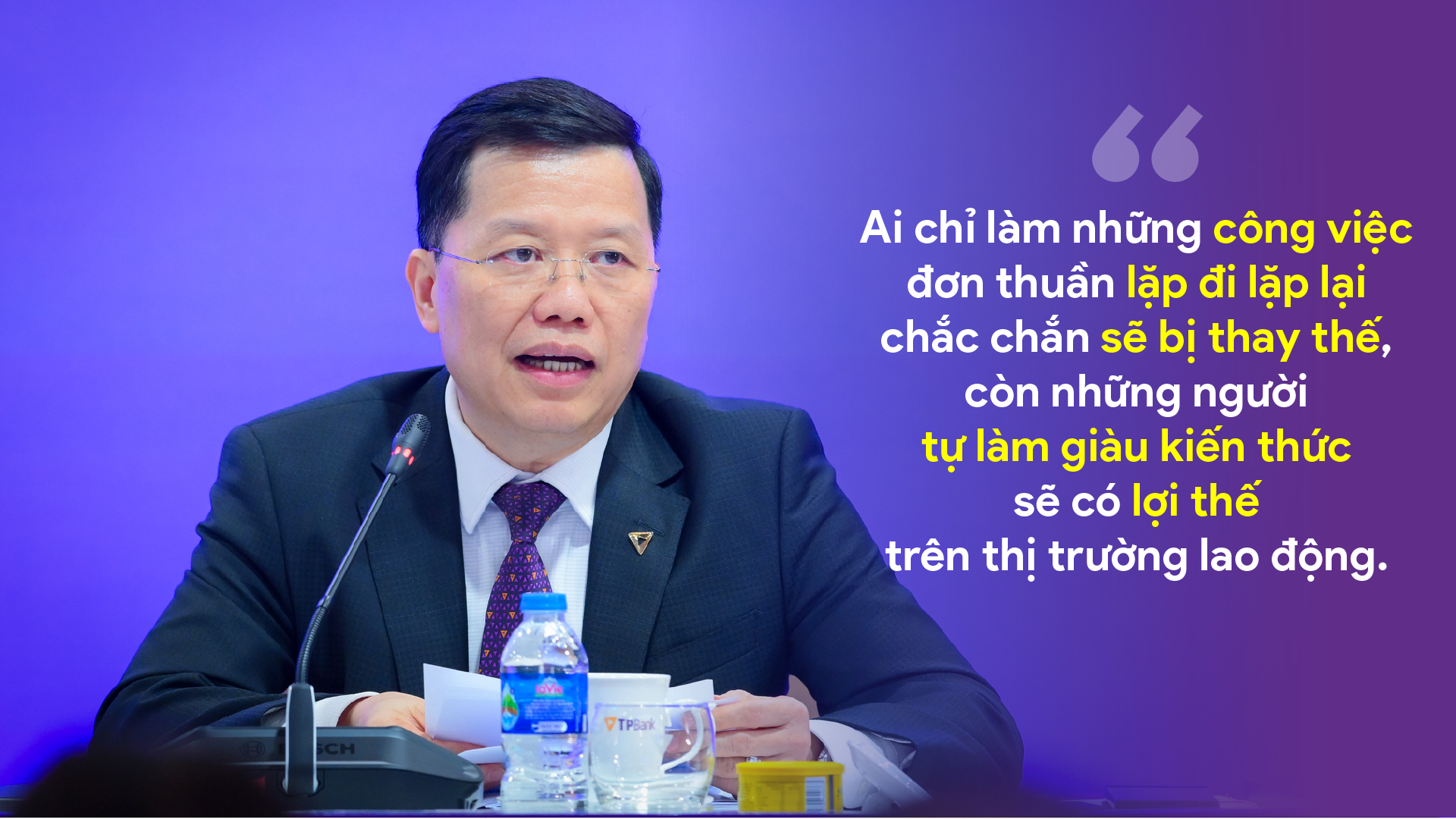 “Niềm tin khách hàng là thứ không thể mua được” và loạt câu nói ấn tượng về AI của lãnh đạo TPBank - Ảnh 9