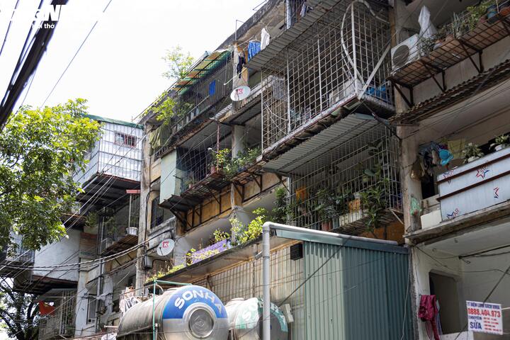 Nhà tập thể cũ Hà Nội giá hàng trăm triệu đồng/m² - Ảnh 2