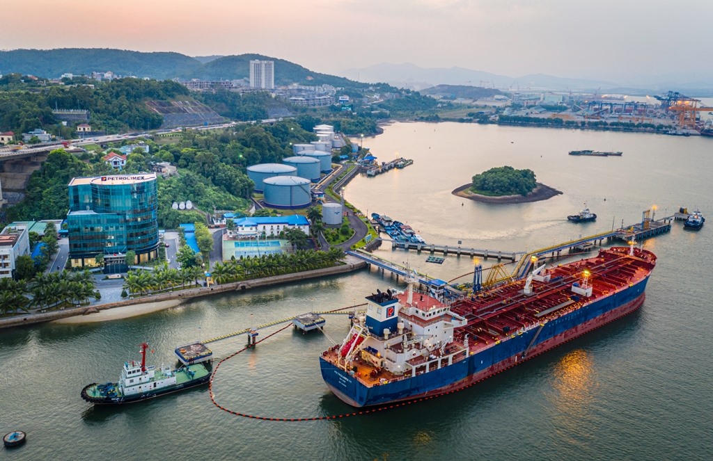 Hàng triệu tấn hàng quan trọng ồ ạt đổ bộ Việt Nam, Bộ Công Thương lập tức báo tin vui - Ảnh 1