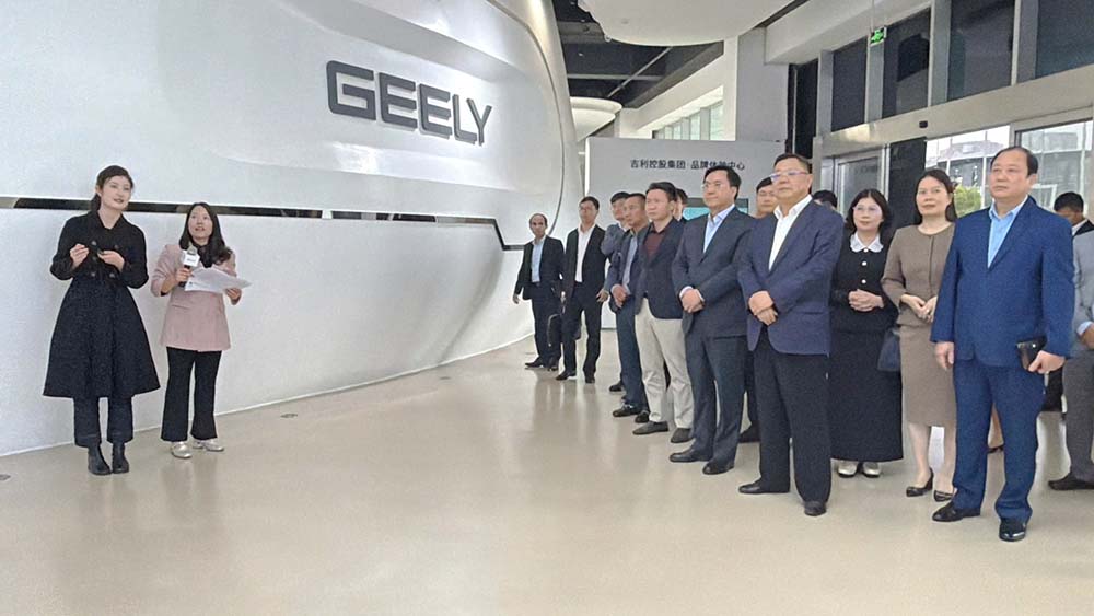 Sau Mỹ, Anh, Thụy Điển... ‘gã khổng lồ’ ô tô Trung Quốc bán hơn 4 triệu xe trao đổi về khả năng xây dựng nhà máy xe điện tại một tỉnh phía Bắc - Ảnh 1