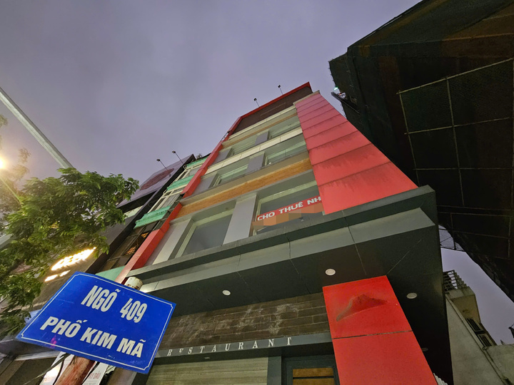 Phố vàng tê liệt vì lô cốt metro chậm tiến độ, nhà 2 mặt tiền không ai thuê - Ảnh 1