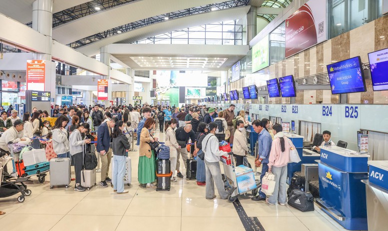 'Cháy' vé máy bay các chặng du lịch dịp Lễ 30/4-1/5 - Ảnh 2