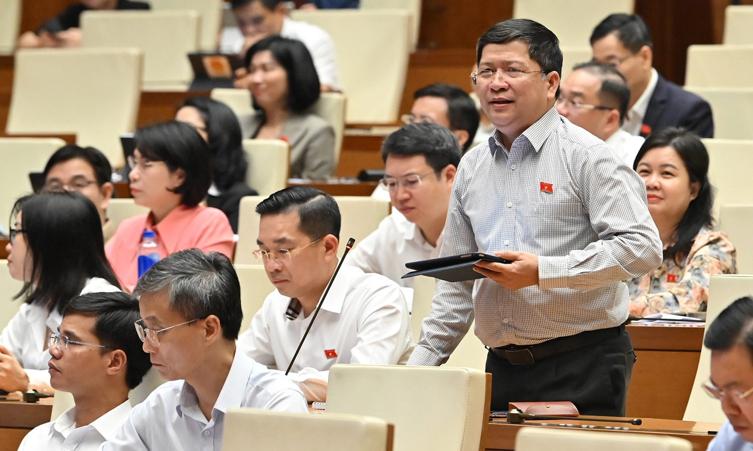 ĐBQH đề xuất không cải tạo nhà cao tầng, chung cư xuống cấp trong nội đô Hà Nội - Ảnh 2