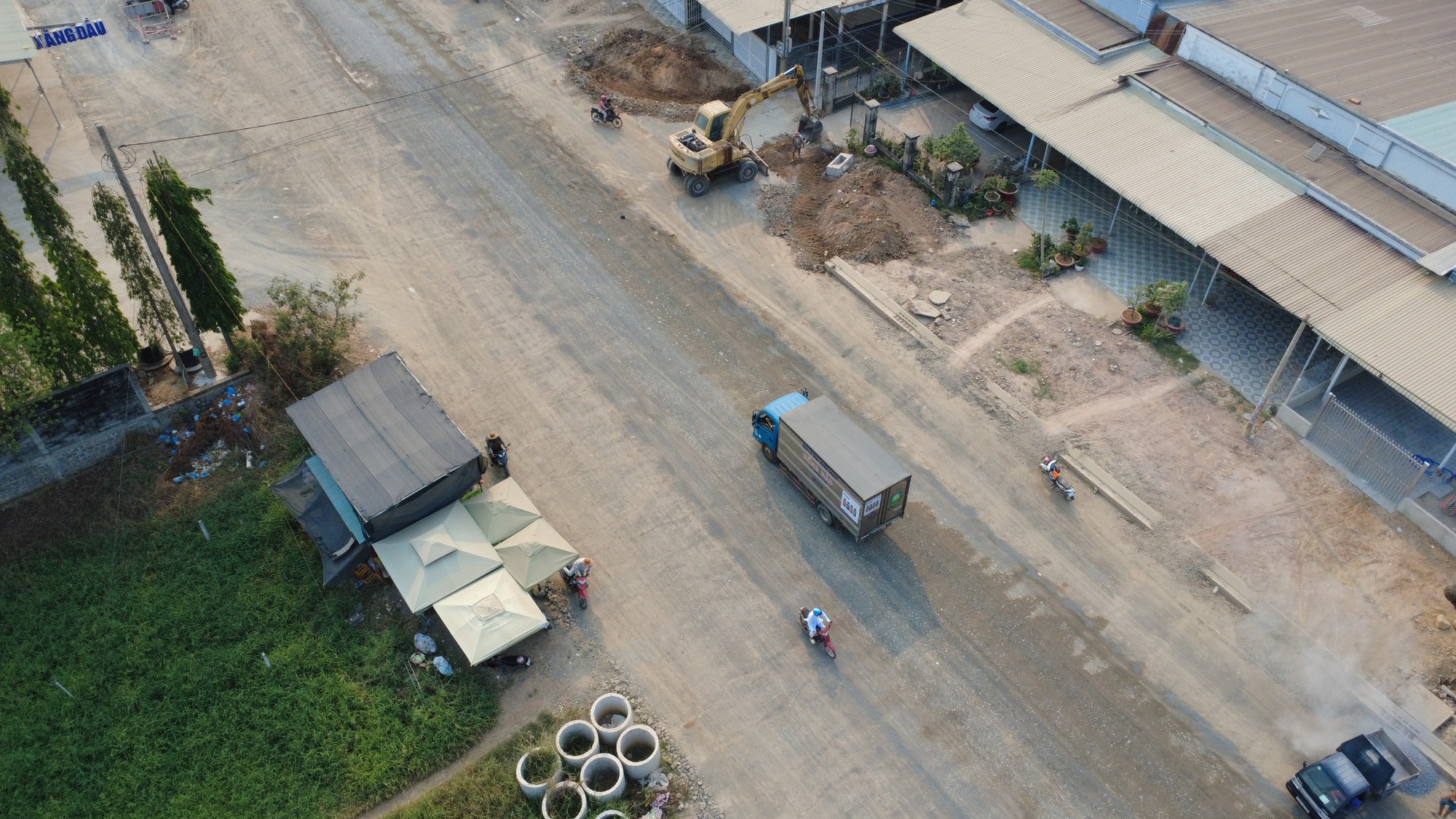 Cận cảnh công trường mở rộng đường ĐT784C ở Tây Ninh - Ảnh 14