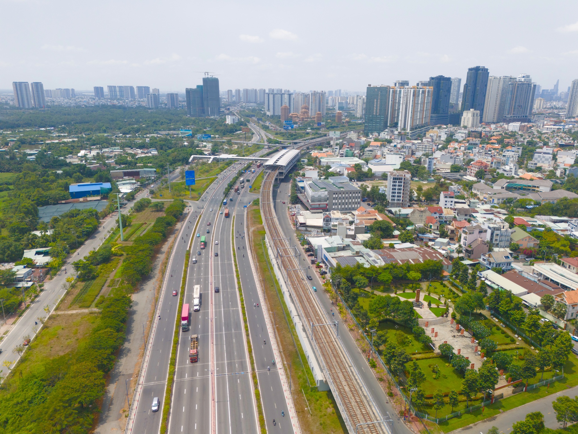 Cận cảnh đại lộ ở TPHCM sắp được rót 3.500 tỉ đồng nâng cấp - Ảnh 6