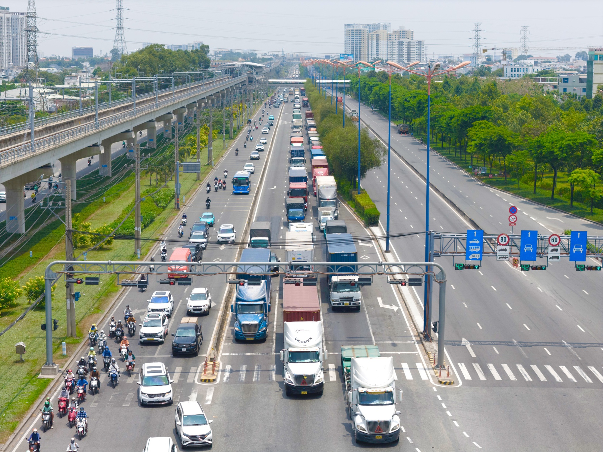 Cận cảnh đại lộ ở TPHCM sắp được rót 3.500 tỉ đồng nâng cấp - Ảnh 10