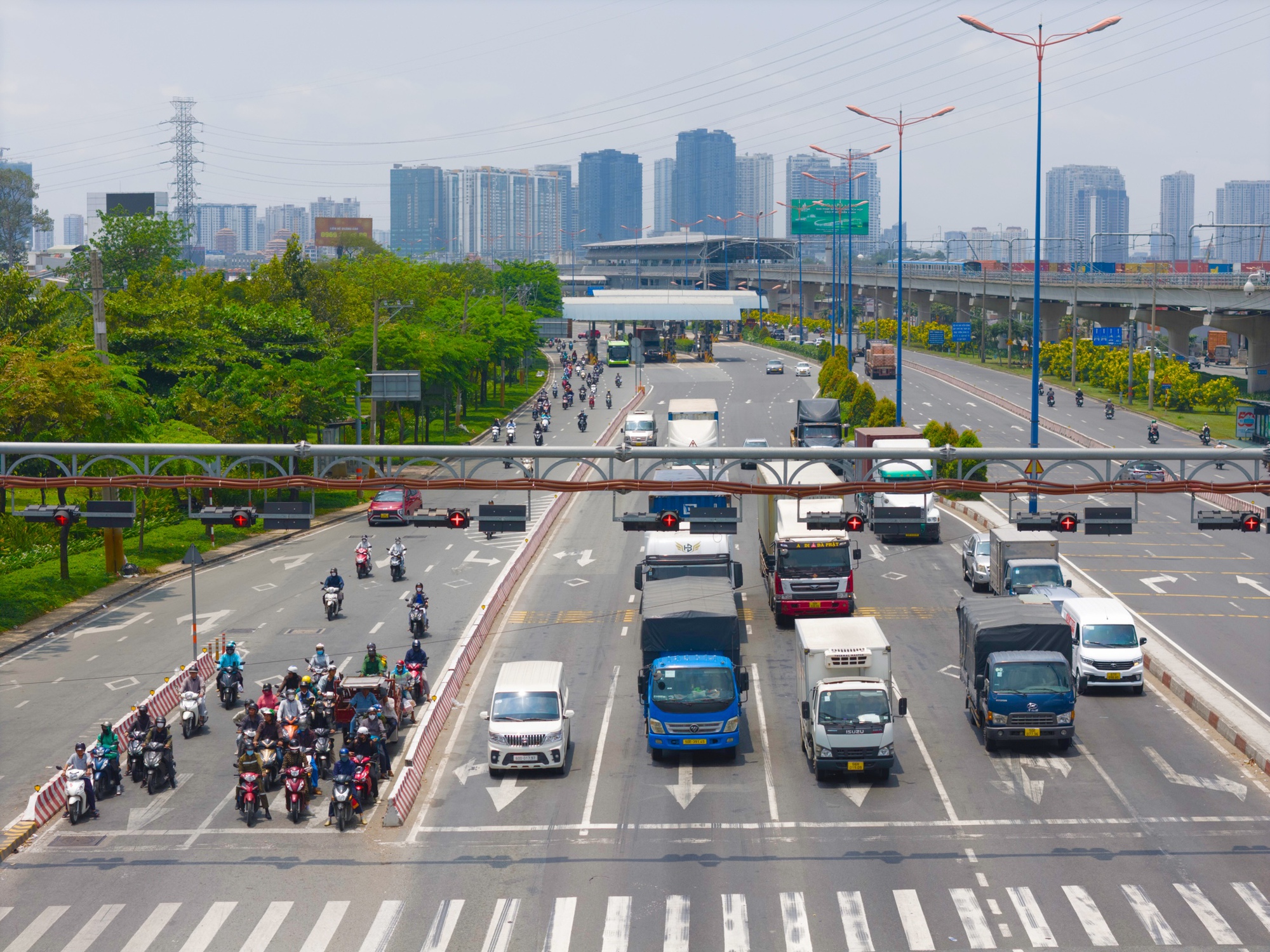 Cận cảnh đại lộ ở TPHCM sắp được rót 3.500 tỉ đồng nâng cấp - Ảnh 4