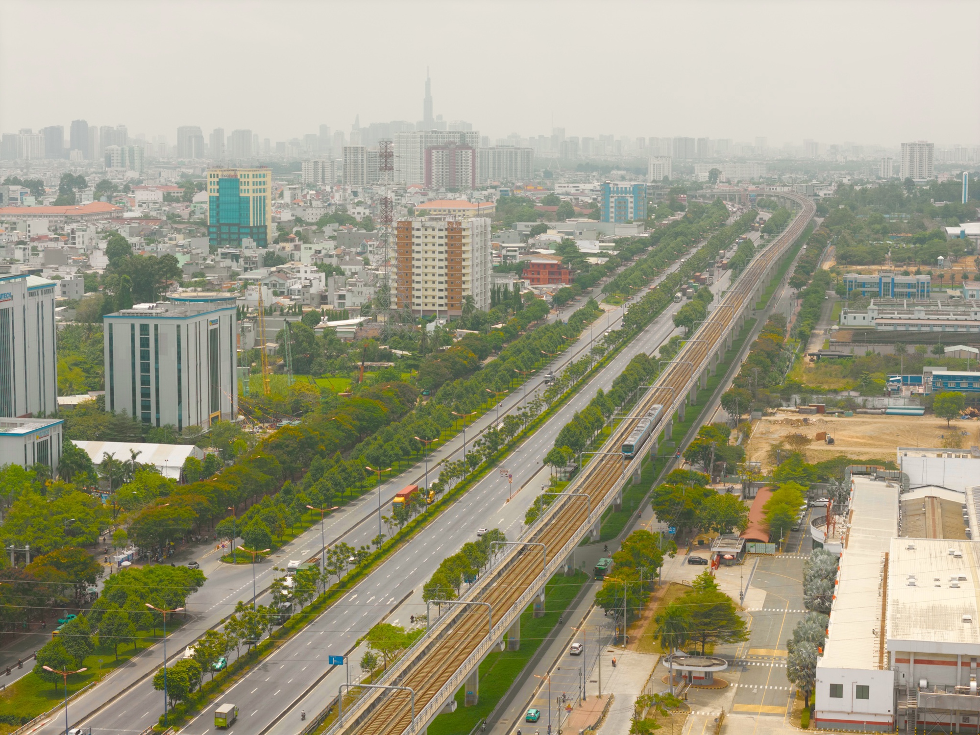 Cận cảnh đại lộ ở TPHCM sắp được rót 3.500 tỉ đồng nâng cấp - Ảnh 3