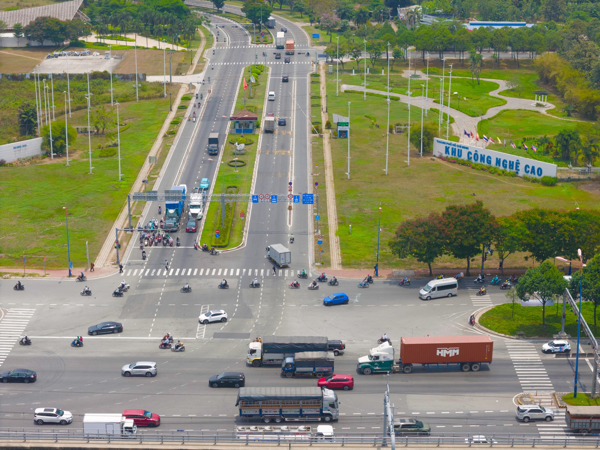 Cận cảnh đại lộ ở TPHCM sắp được rót 3.500 tỉ đồng nâng cấp - Ảnh 14