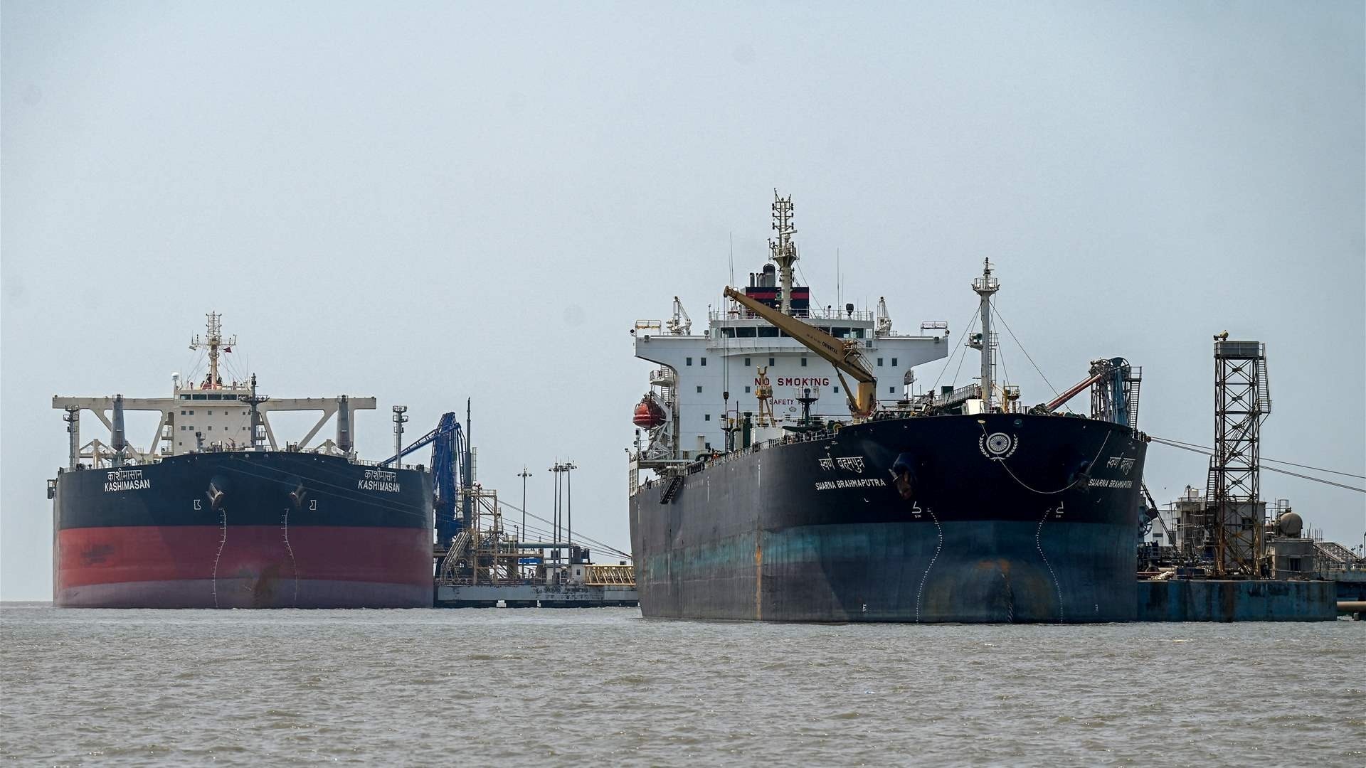 Iran 'bật đèn xanh' cho một quốc gia Trung Đông 'anh em': 3 triệu thùng dầu/ngày sắp băng băng qua eo biển Hormuz giải cơn khát dầu toàn cầu - Ảnh 1