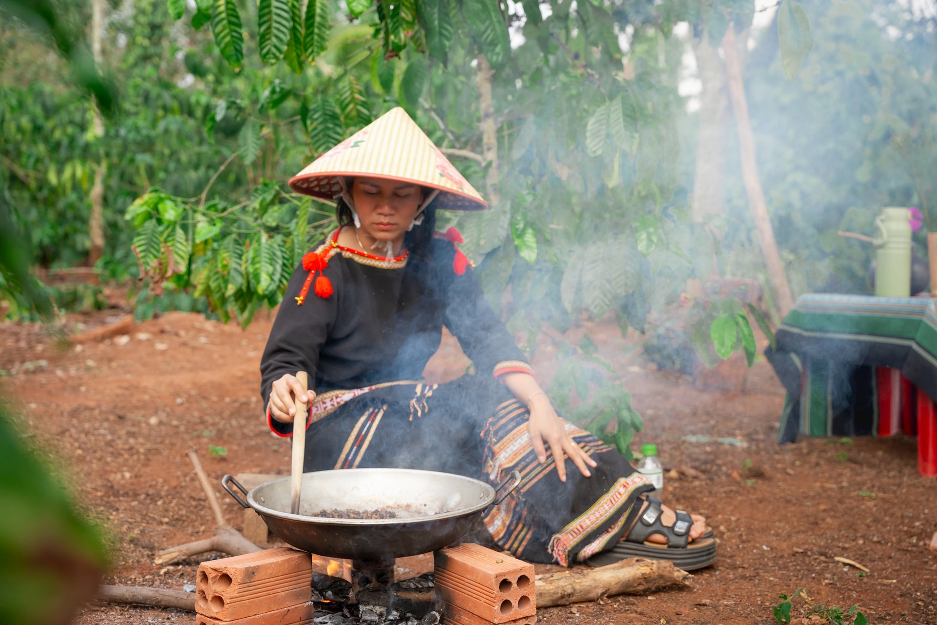 Một tỉnh ở Việt Nam đang làm điều chưa từng có: biến ngành hàng trị giá 9 tỷ USD thành di sản sống chung của nhân loại - Ảnh 2