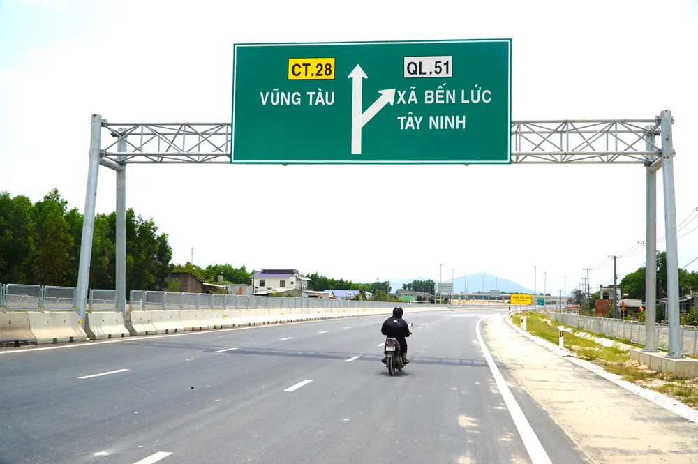 Khai thác một phần đường cao tốc Biên Hòa - Vũng Tàu trước ngày 30-4 - Ảnh 2