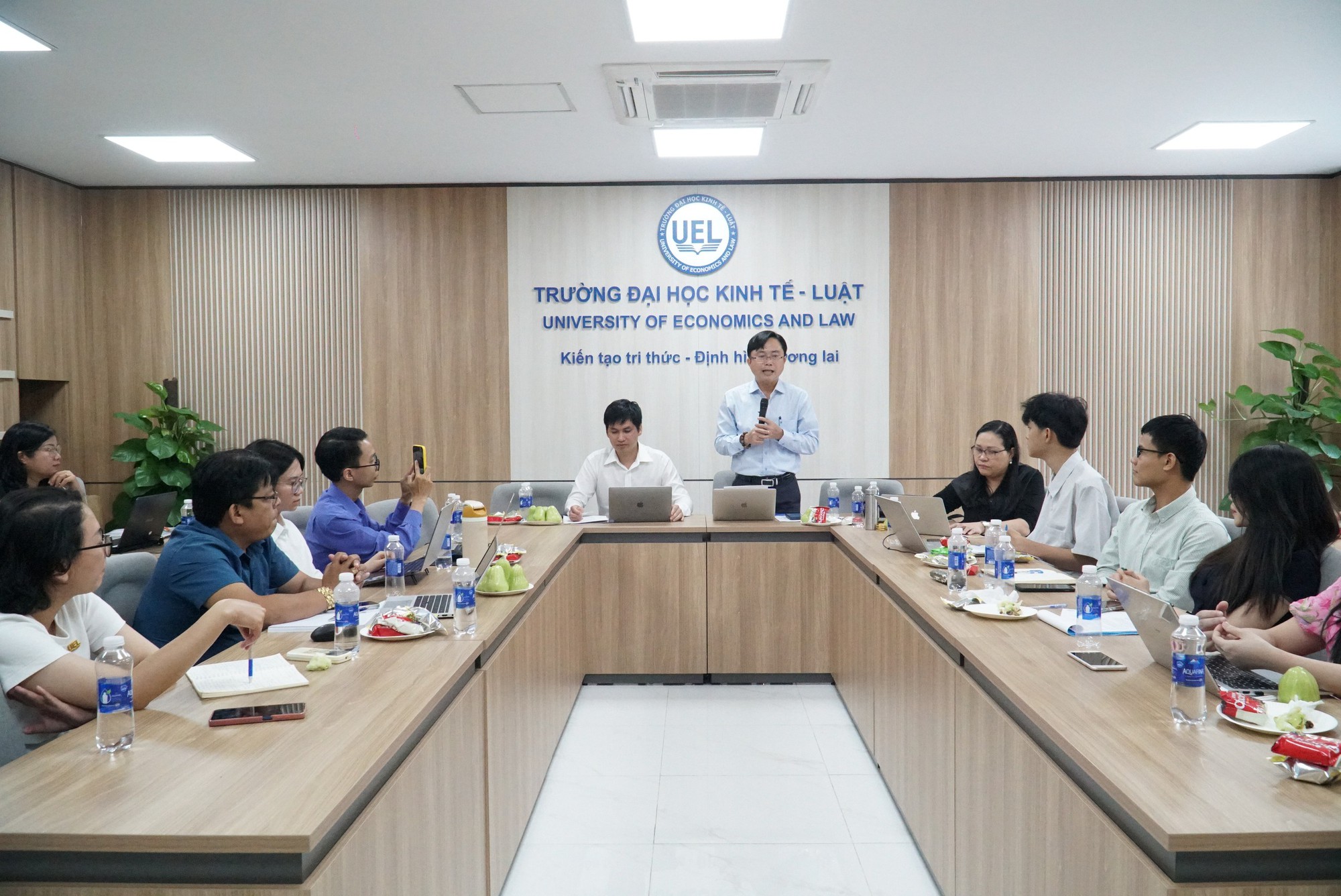 Vì sao công nhân xây dựng thường khó mua nhà ở xã hội? - Ảnh 1