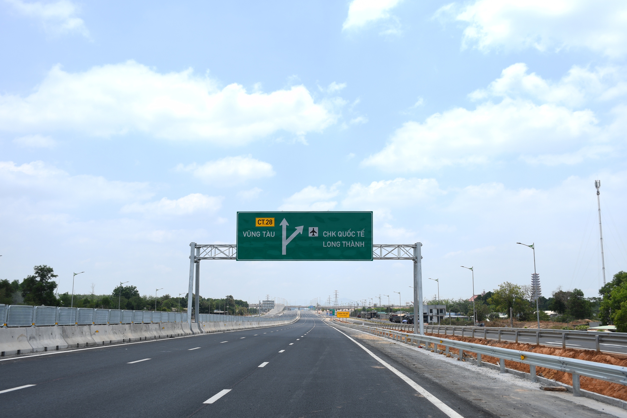 Thông xe hơn 37 km cao tốc Biên Hòa – Vũng Tàu vào đêm 29-4 - Ảnh 9