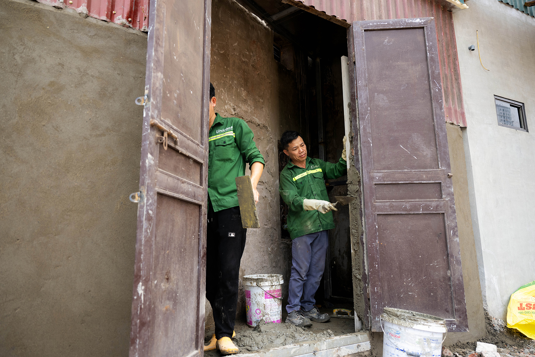 Cận cảnh loạt nhà siêu mỏng, siêu méo trên tuyến đường 500m ở Hà Nội - Ảnh 8