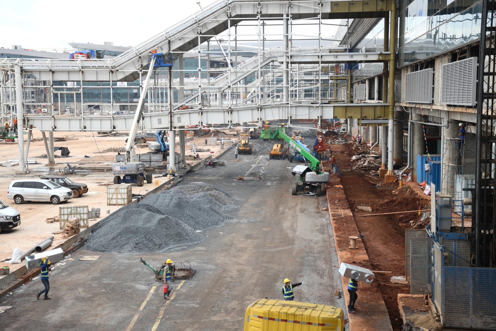 Thiếu trầm trọng lao động tại công trường sân bay Long Thành - Ảnh 2