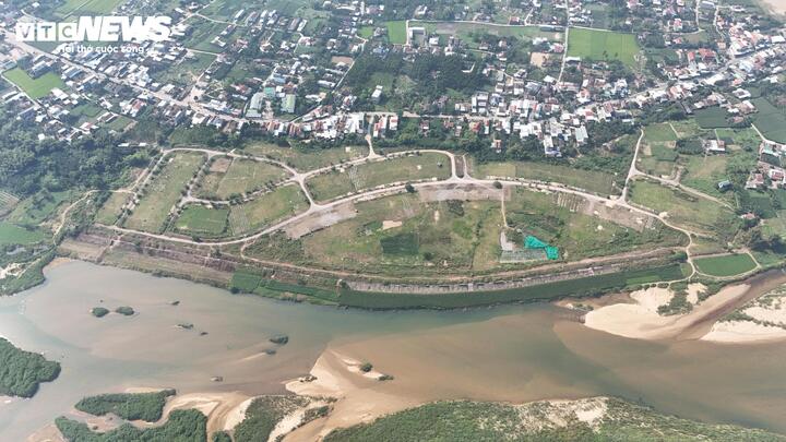 Công trình hơn 185 tỷ làm gần 1 thập kỷ không xong, thành nơi chăn thả bò - Ảnh 1