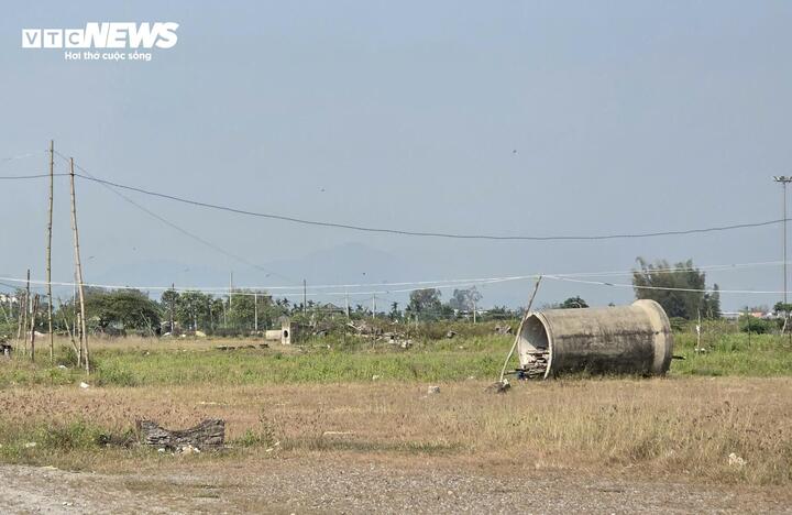 Công trình hơn 185 tỷ làm gần 1 thập kỷ không xong, thành nơi chăn thả bò - Ảnh 10