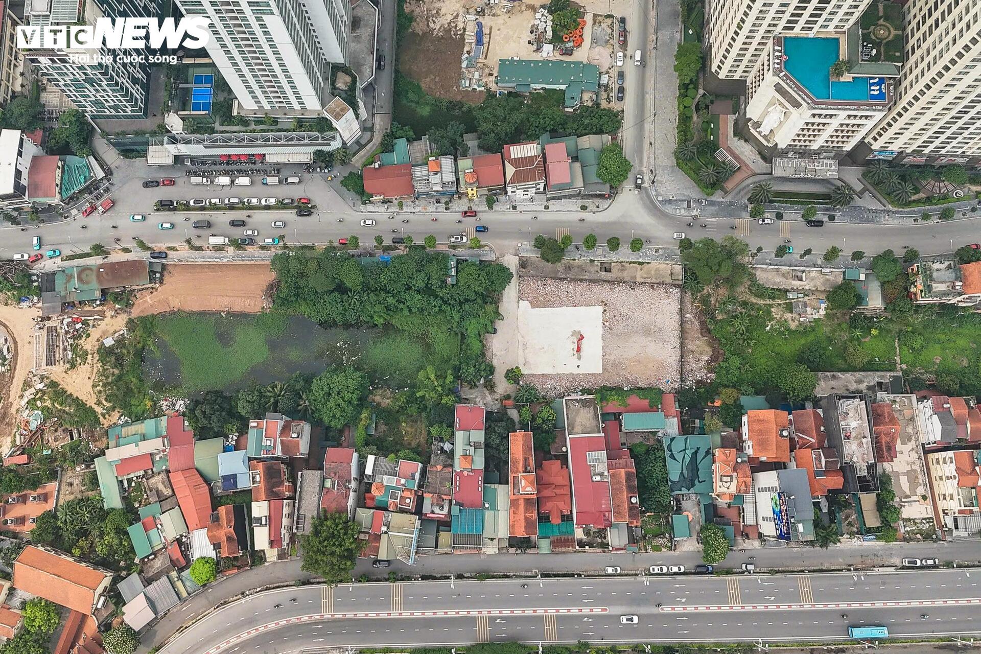 Hiện trạng đoạn đường 100m trị giá hơn 600 tỷ đồng vừa khởi công ở Hà Nội - Ảnh 2