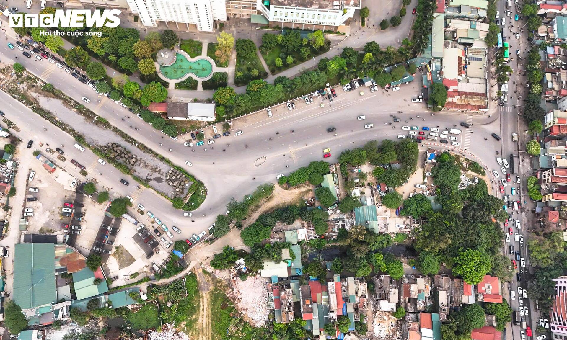 Nút giao 785 tỷ đồng dang dở gần 10 năm, hẹn hoàn thành cuối năm nay - Ảnh 1