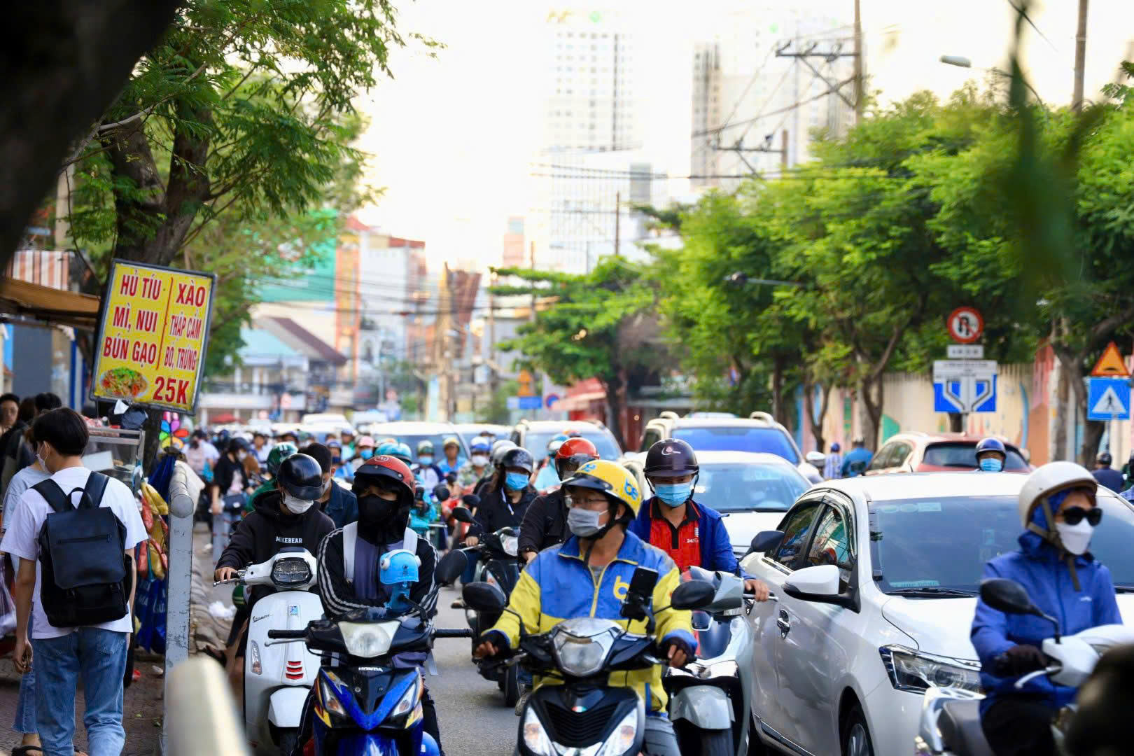 Đề xuất mở rộng đường Nguyễn Tất Thành khi làm đường sắt Bến Thành - Cần Giờ - Ảnh 1