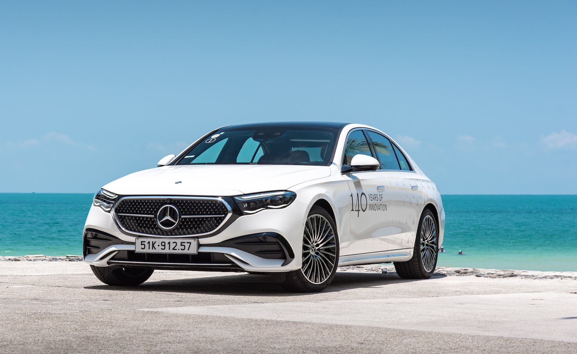 Cầm lái Mercedes-Benz E300 2025: Khi sedan hạng sang quay về đúng bản chất 'đi để tận hưởng' - Ảnh 1