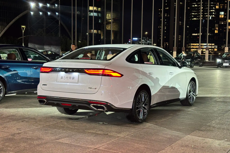 Hãng xe xây nhà máy ở Hưng Yên ra mắt sedan giá chưa đến 300 triệu đồng, tiết kiệm xăng ngang Honda Air Blade - Ảnh 3