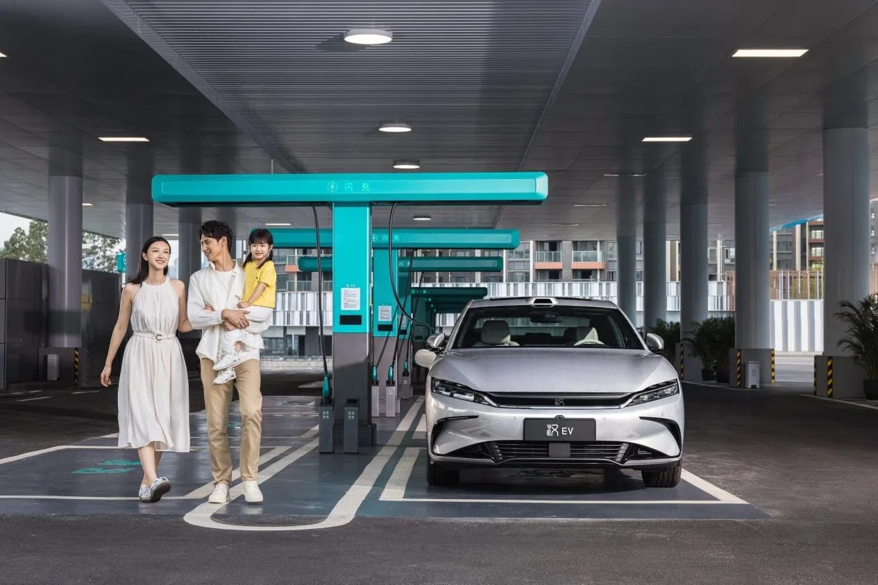 Sedan cỡ E 1,5 tỷ tại Việt Nam vừa có bản nâng cấp tại quê nhà: sạc 5 phút chạy 700km, giá tương đương từ 600 triệu đồng - Ảnh 3