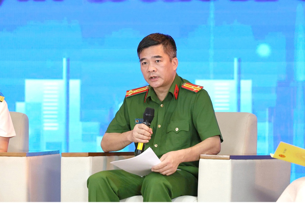 Công an tiết lộ thủ đoạn mua bán hóa đơn khống: Tiền vẫn chạy qua ngân hàng, nhưng giao dịch không có thật - Ảnh 2