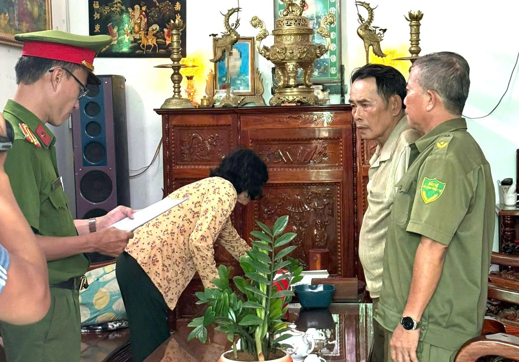 Cận cảnh hàng chục căn nhà “mọc” trên đất người khác ở TPHCM và nỗi lòng người lỡ mua - Ảnh 6