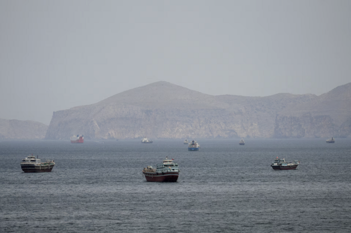 Lệnh khai hỏa 'lơ lửng': Mỹ tập hợp binh lực, Iran đối mặt kịch bản tồi tệ nhất? - Ảnh 3