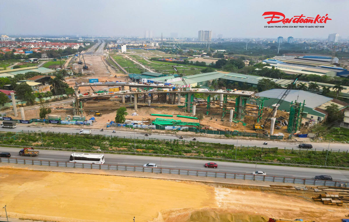 Nút giao 2.400 tỷ đồng trên Đại lộ Thăng Long dần hiện rõ hình hài - Ảnh 10