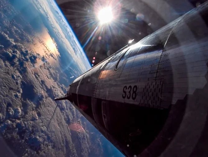 Canh bạc AI của Elon Musk với tham vọng chiếm lĩnh thị trường 1.600 tỷ USD - Ảnh 1