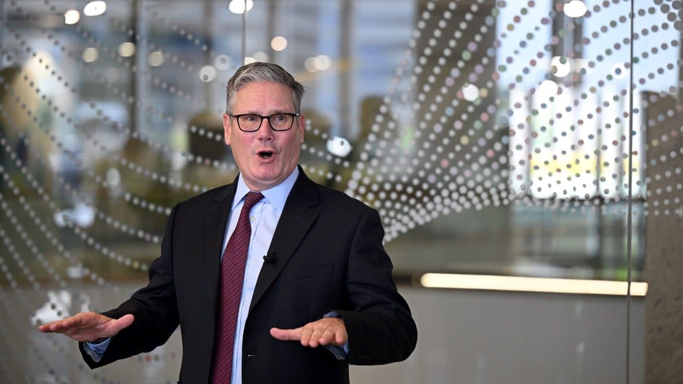 Trước quốc hội, thủ tướng nước đồng minh thân thiết nhất của Mỹ dội "gáo nước lạnh" vào nỗ lực của Washington trong cuộc chiến ở Iran - Ảnh 1