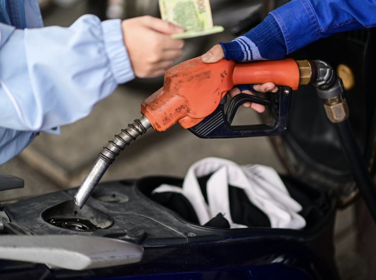 Từ ngày mai, hàng triệu người dân Việt Nam sẽ chứng kiến một tin vui lớn về xăng dầu - Ảnh 1