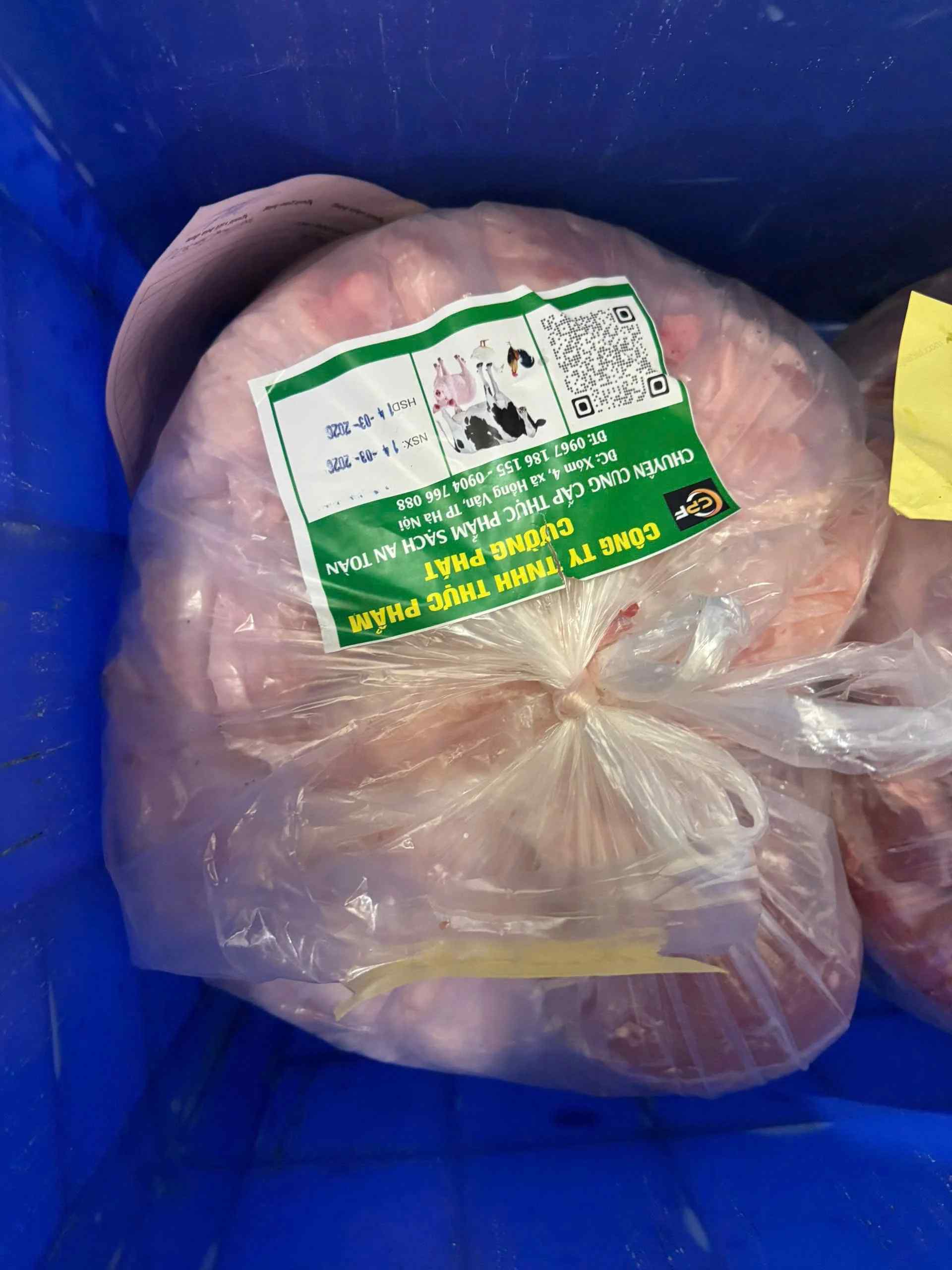 Vụ 300 tấn thịt lợn bệnh: Gói thầu hơn 10 tỷ đồng đưa thực phẩm bẩn vào trường tiểu học ở Hà Nội - Ảnh 1