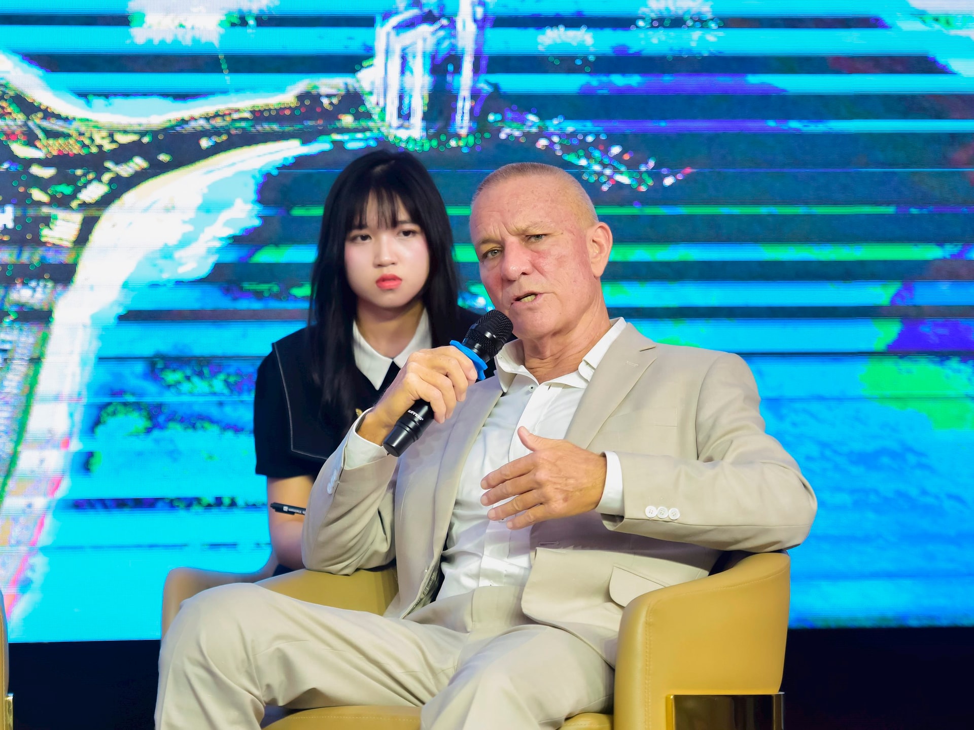 Các tập đoàn đa quốc gia đã dịch chuyển, chuyên gia khẳng định Việt Nam đủ lực để "vượt mặt" Thái Lan - Ảnh 2