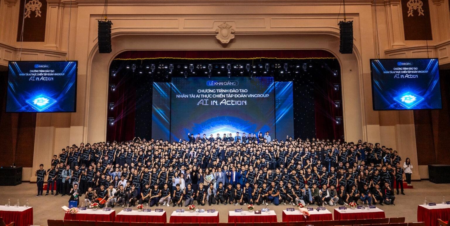 Vingroup lần đầu mở khoá đào tạo 20.000 người, học xong có thể làm cho tỷ phú Phạm Nhật Vượng với thu nhập tới 50 triệu/tháng - Ảnh 1